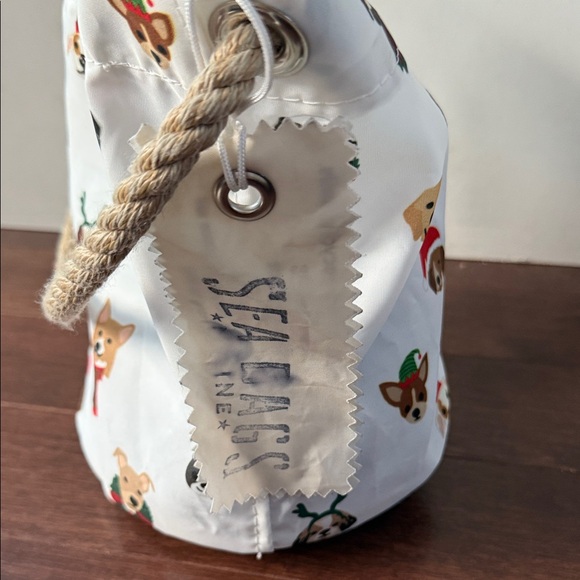 Sea Bags White Bucket Bag with Dog Print and Rope Handle - Picture 2 of 6